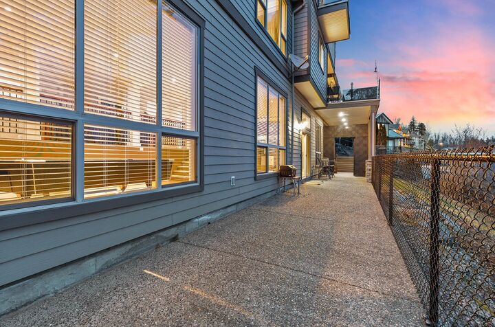 Property Photo: 36388 Carrington Lane BC V3G 2M7