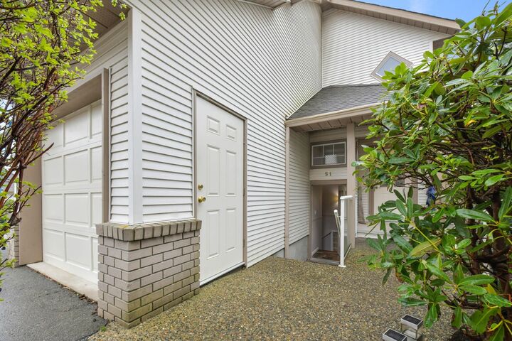 Property Photo: 32361 McRae Avenue 51 BC V2V 4X7