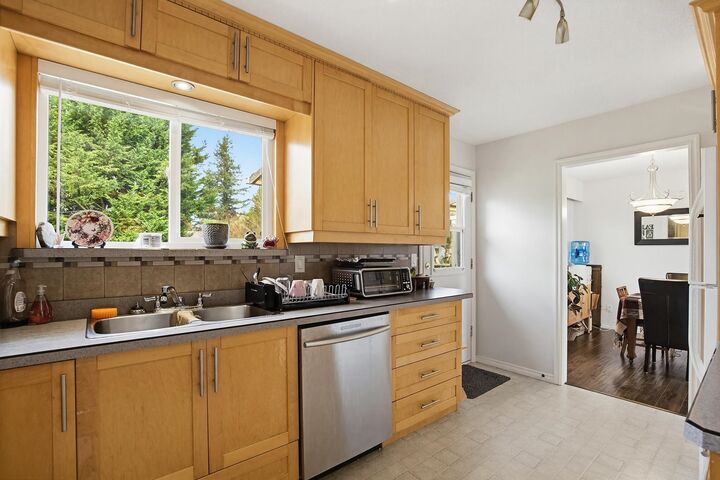 Property Photo: 33359 Whidden Avenue BC V2V 4Z6