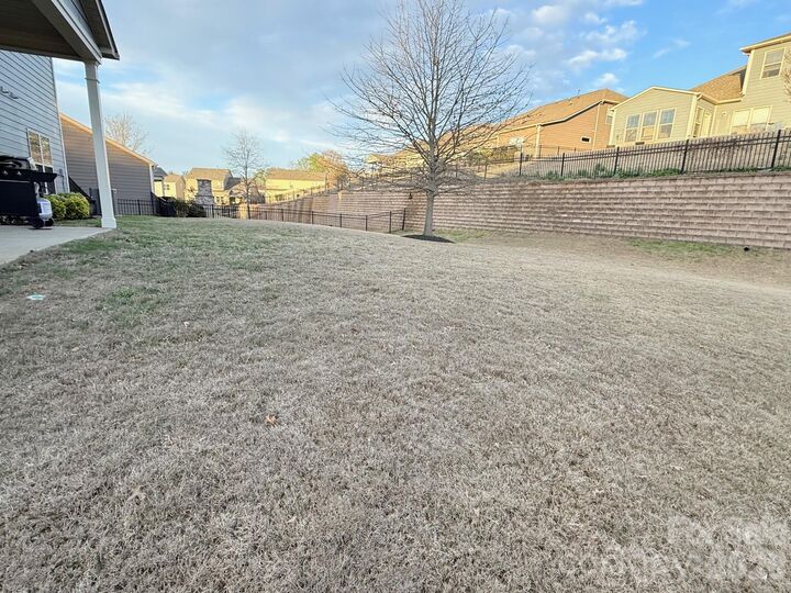 Property Photo: 10511 Honeyfur Court NC 28278