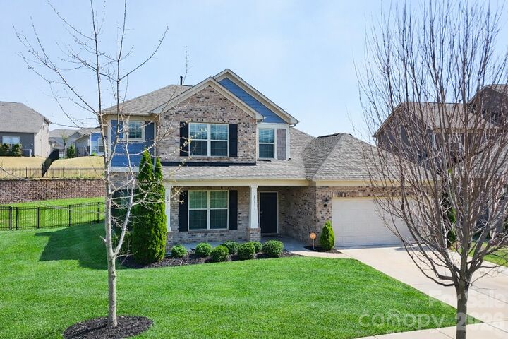 Property Photo:  10511 Honeyfur Court  NC 28278 