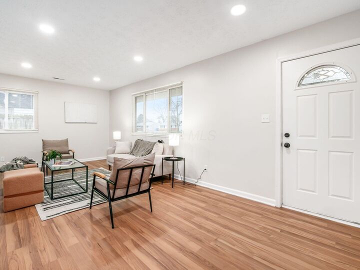 Property Photo: 3716 Dort Place OH 43227