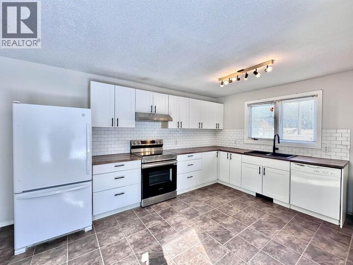 Property Photo: 1155 14th Avenue BC V0E 2Z0
