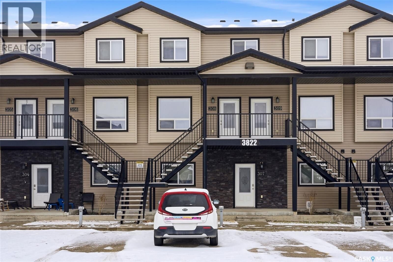 Property Photo: 308 3822 Dewdney Avenue E SK S4Z 0A6
