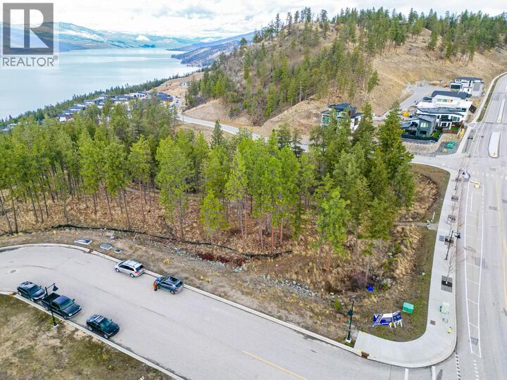 Property Photo:  1810 Hilltop Crescent  BC V1V 2R1 