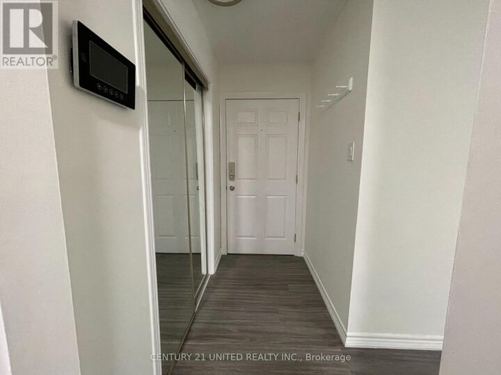 Property Photo:  174.5 Hunter Street West 9  ON K9H 2L2 