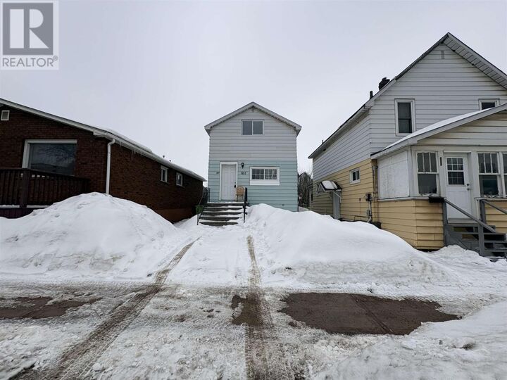 Photo de la propriété:  657 Queen St W  ON P6A 1B1 