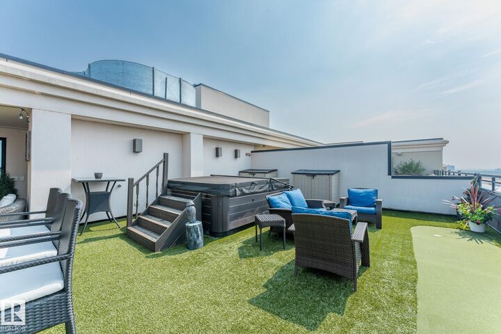Property Photo: 9939 109 Street NW Ph04/1804 AB T5K 1H6