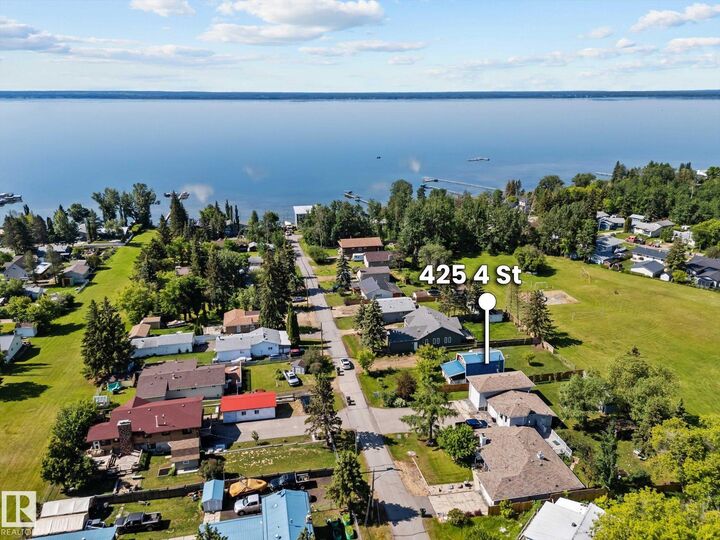 Property Photo: 425 4 St. Yellowstone AB T0E 0A0