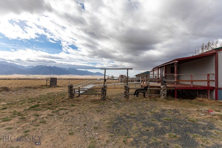 Property Photo: 1406 Jack Rabbit Lane MT 59759