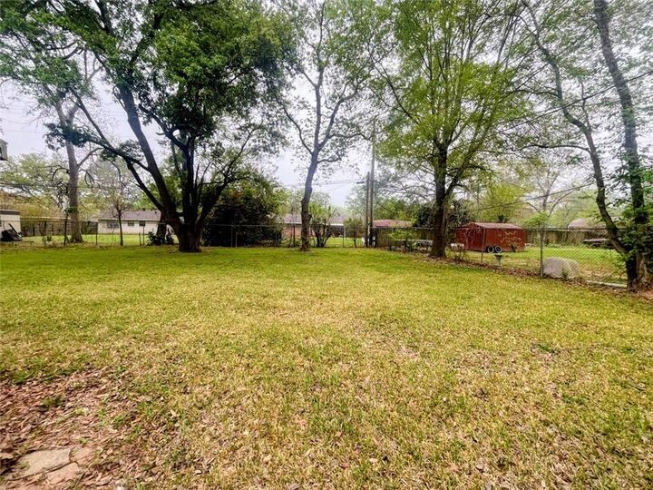 Property Photo:  5210 Chestnut Drive  LA 71301 