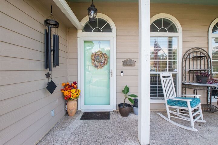 Property Photo:  208 McQueen Circle  GA 31558 