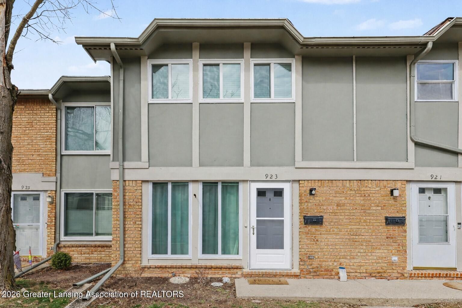 Property Photo: 923 Trafalger Lane MI 48823