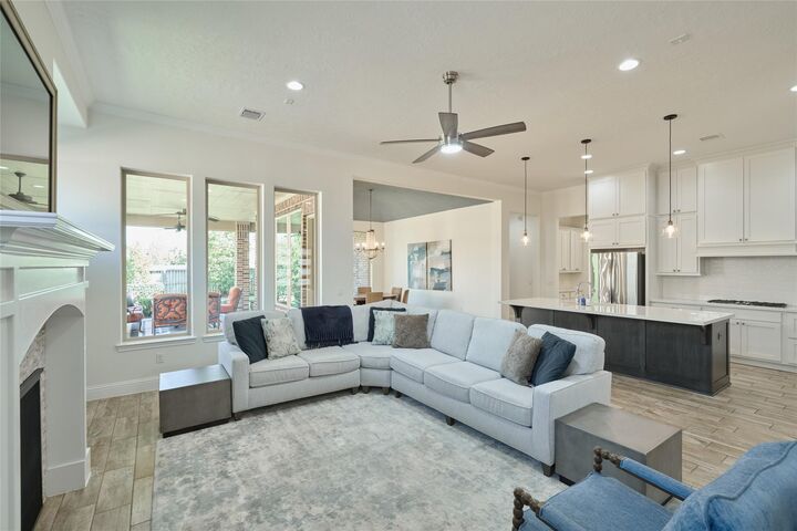 Property Photo:  82 N Braided Branch Drive  TX 77375 