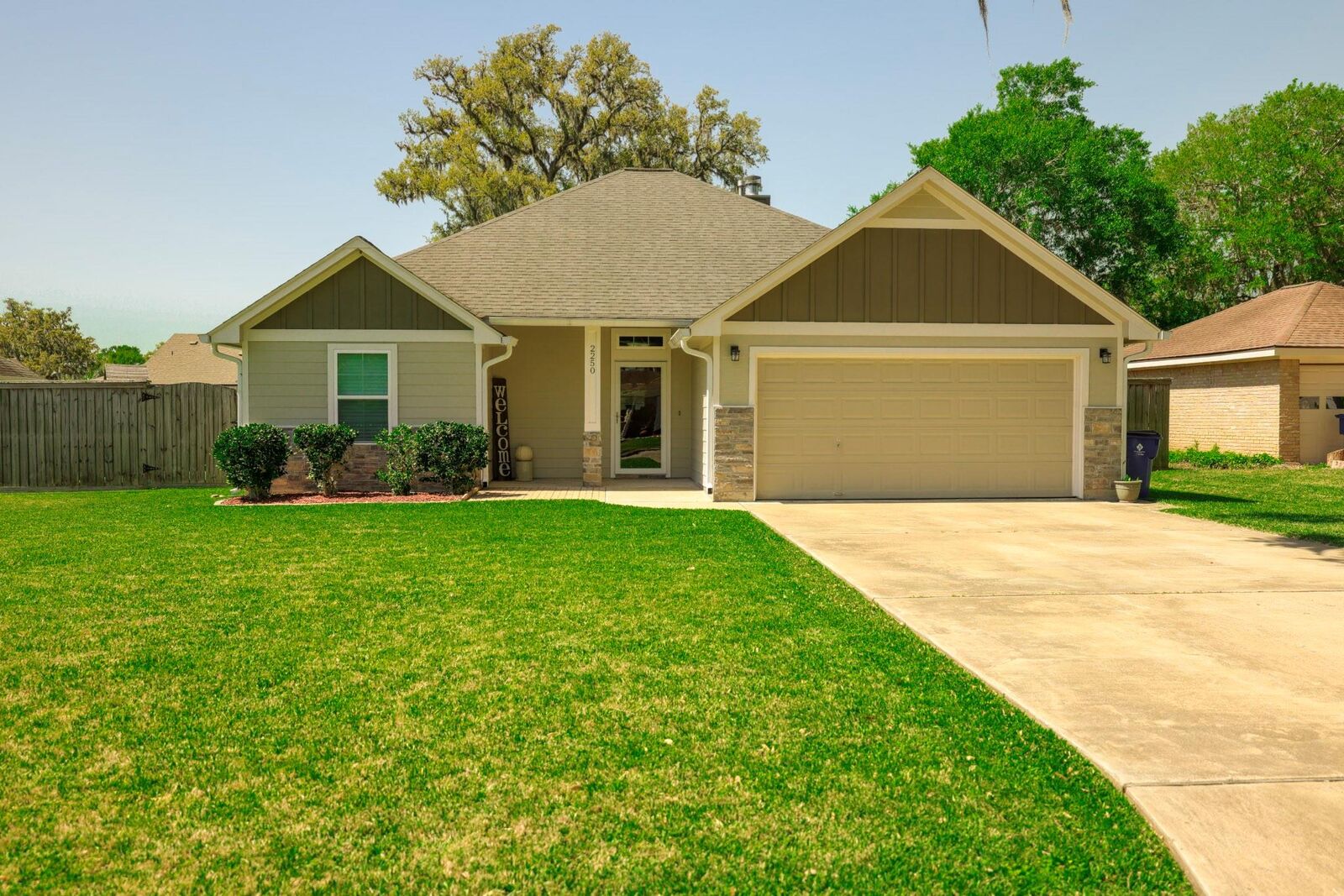 Property Photo:  2250 Lake Forrest Drive  TX 77486 