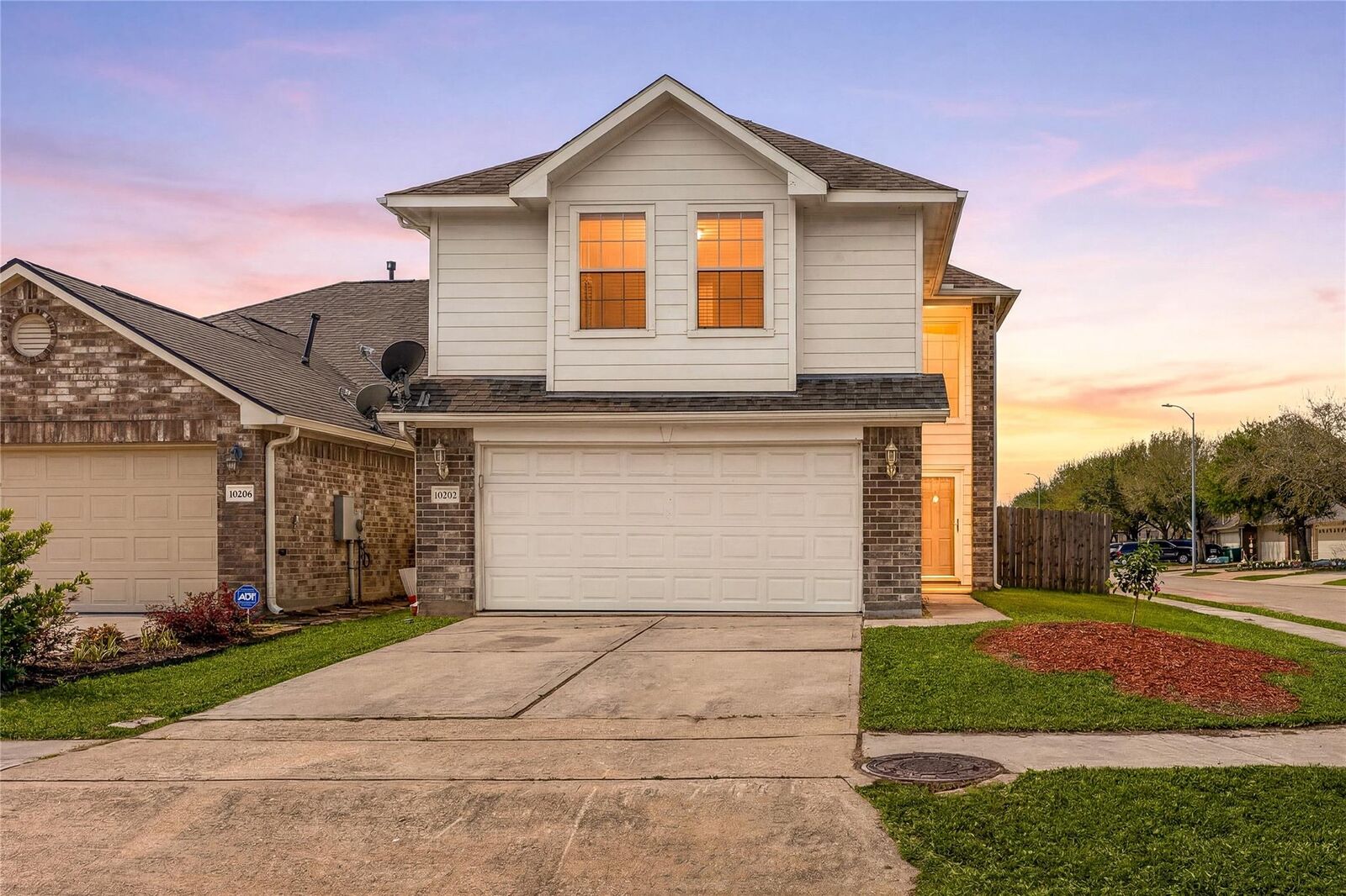 Property Photo:  10202 Hillenberg Lane  TX 77034 