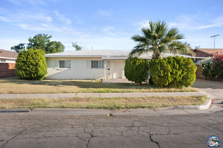 Property Photo: 1506 W Hamilton Ave CA 92243