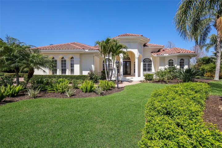 Property Photo:  7804 Rosehall Cove  FL 34202 