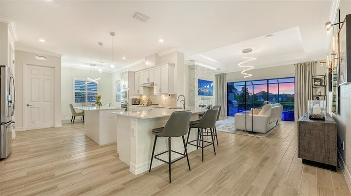 Property Photo: 15719 Seaton Place FL 34202