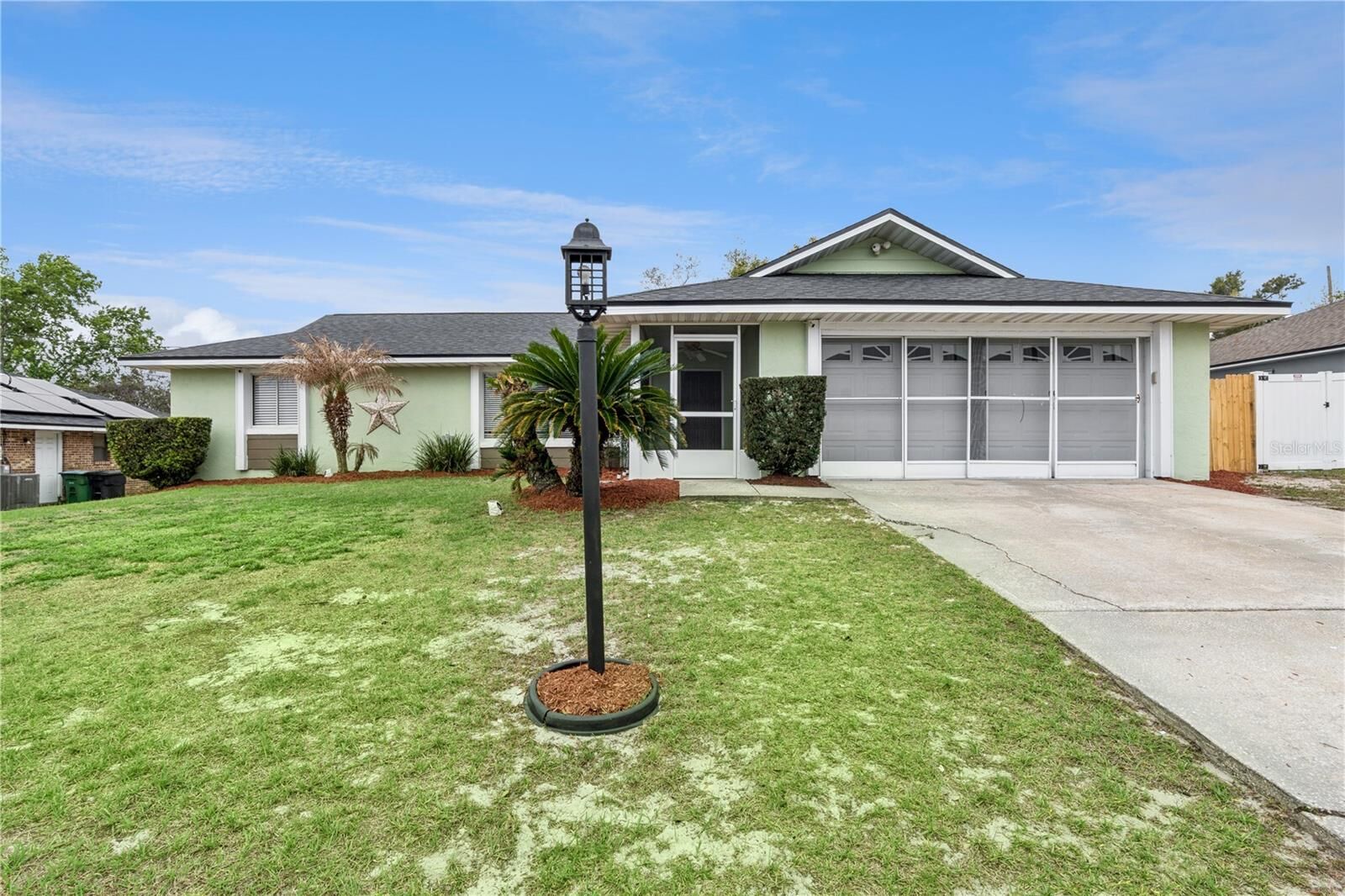 Property Photo: 1743 E Chapel Drive FL 32725
