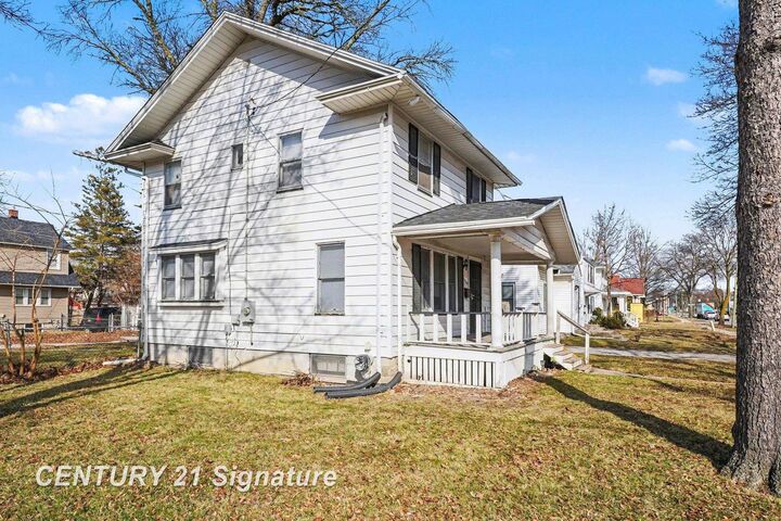 Property Photo:  1724 State Street  MI 48602 