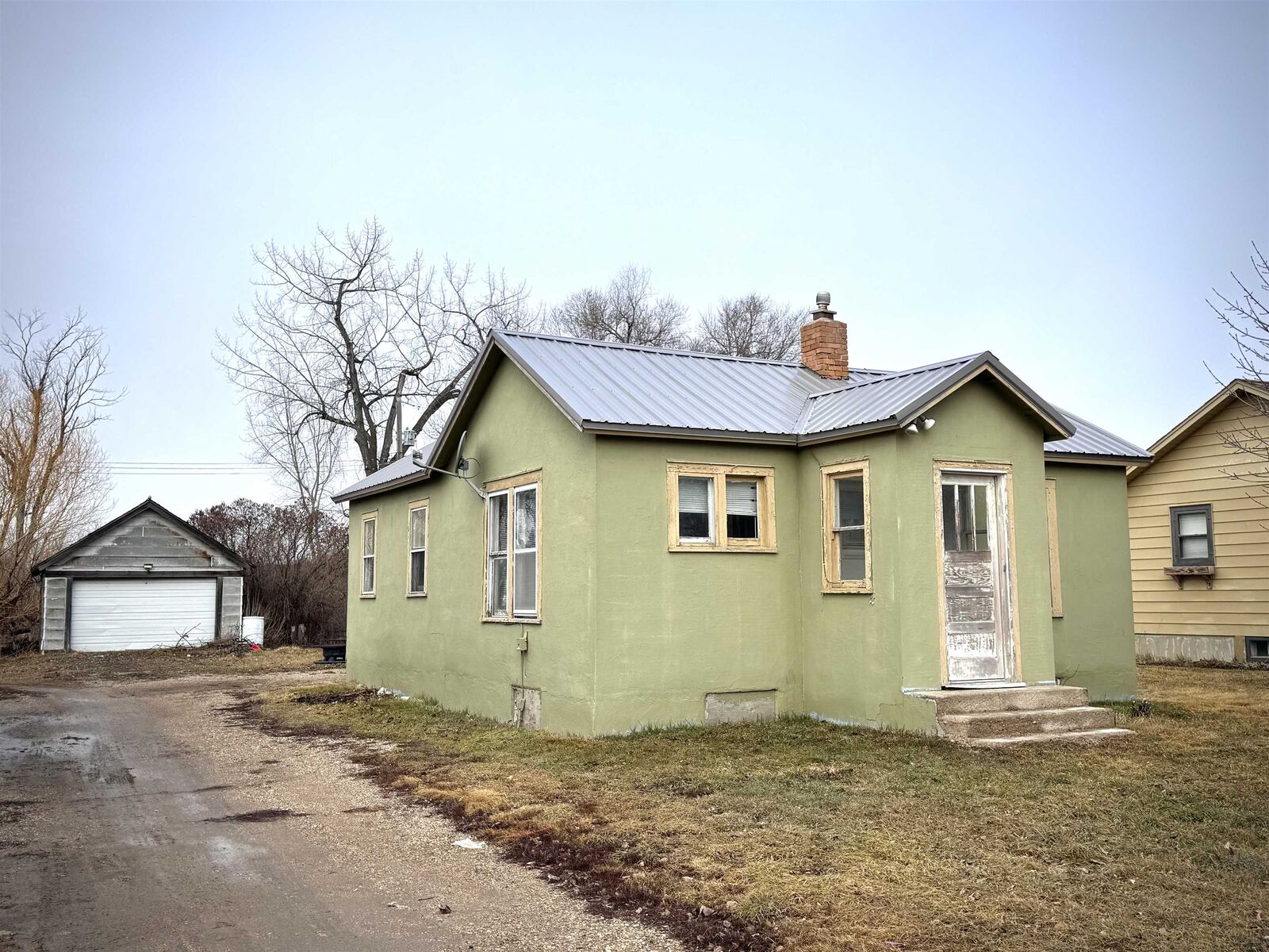 Property Photo: 528 4th St SE ND 58784