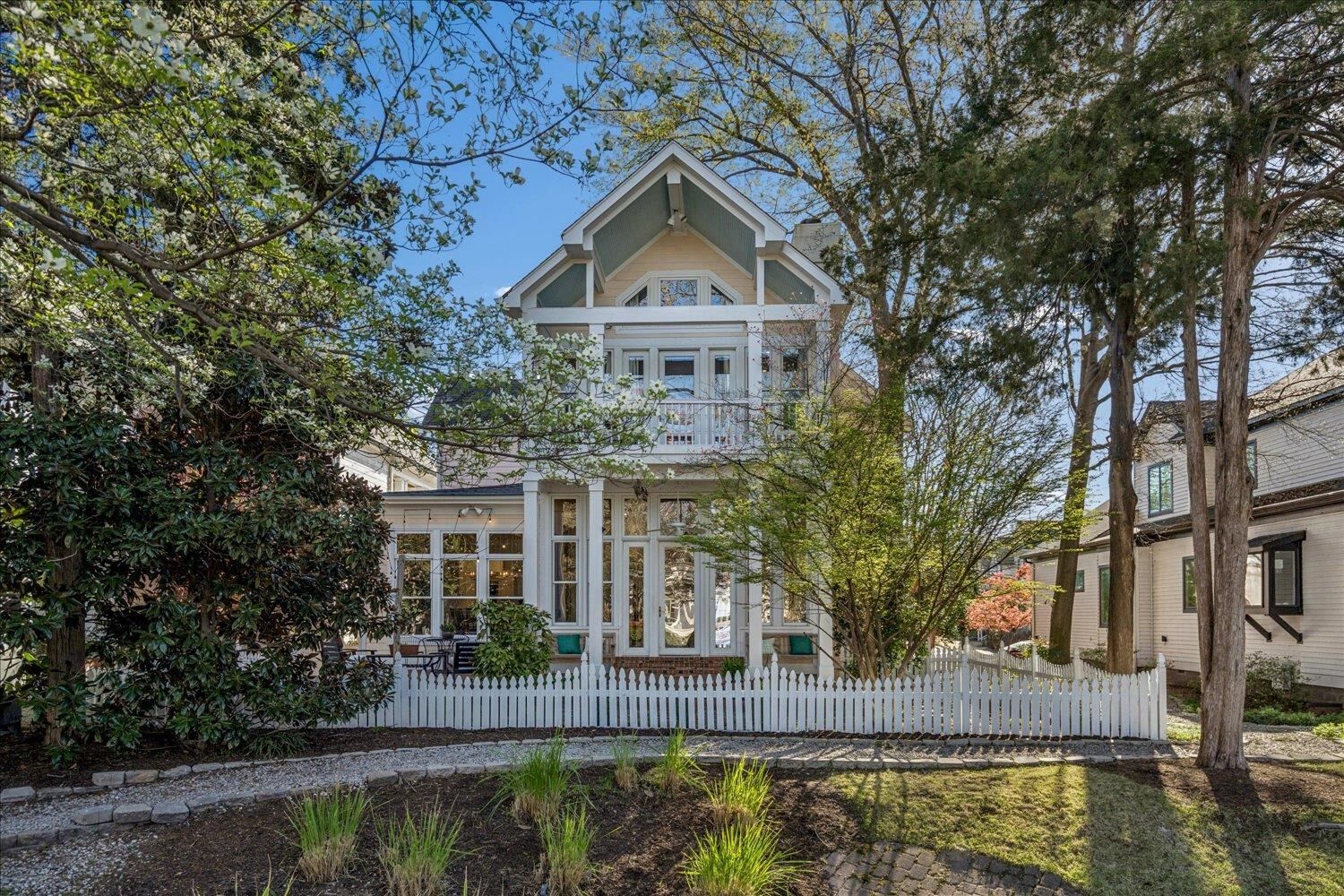 Property Photo:  855 Harbor Isle Cir W  TN 38103 