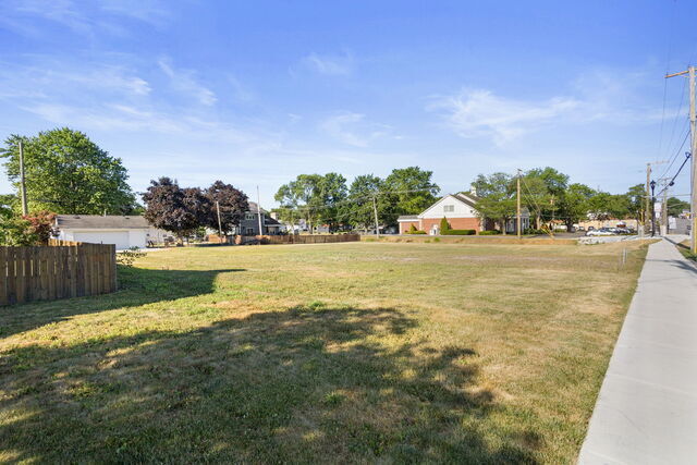 Property Photo:  648 Penfield Street  IL 60401 