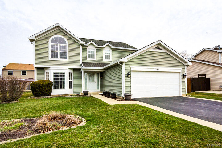 Property Photo:  1840 Windmill Drive  IL 60133 