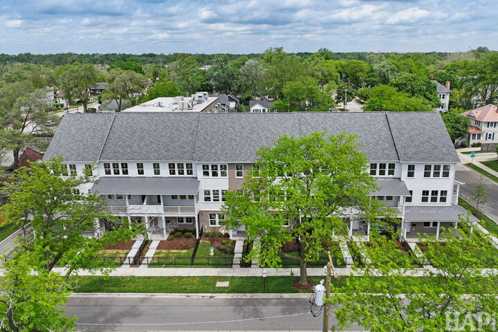 Property Photo: 160 Washington Street 160 IL 60010