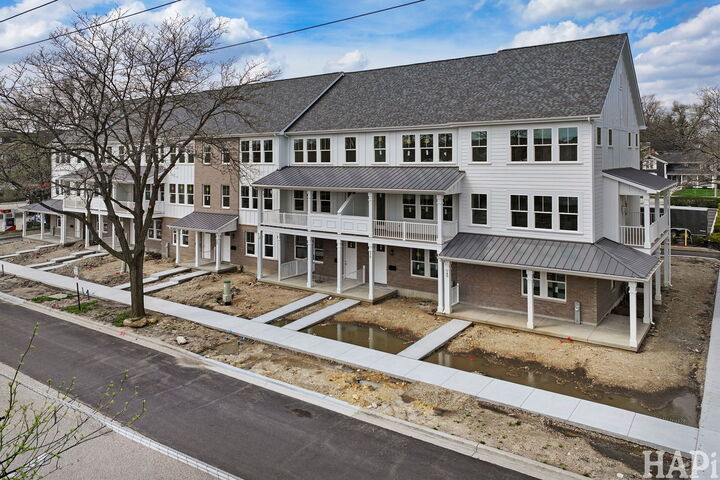 Property Photo:  160 Washington Street 160  IL 60010 