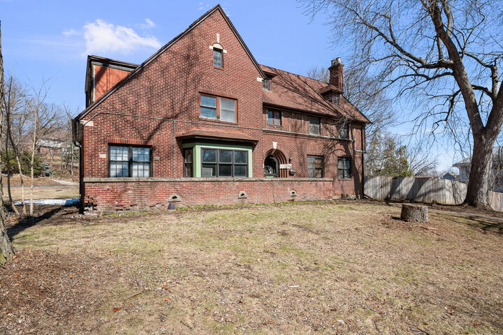 Property Photo:  1012 5th Avenue S  IA 52732 
