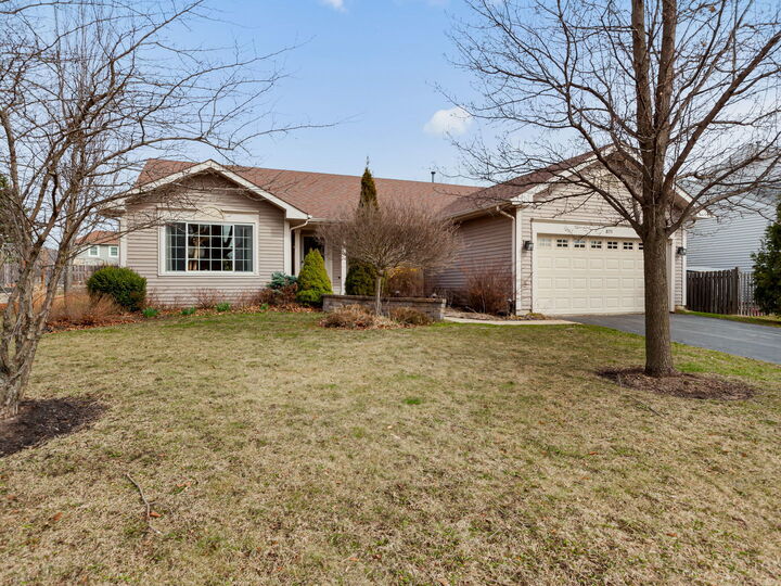 Property Photo:  871 Brandt Drive  IL 60156 