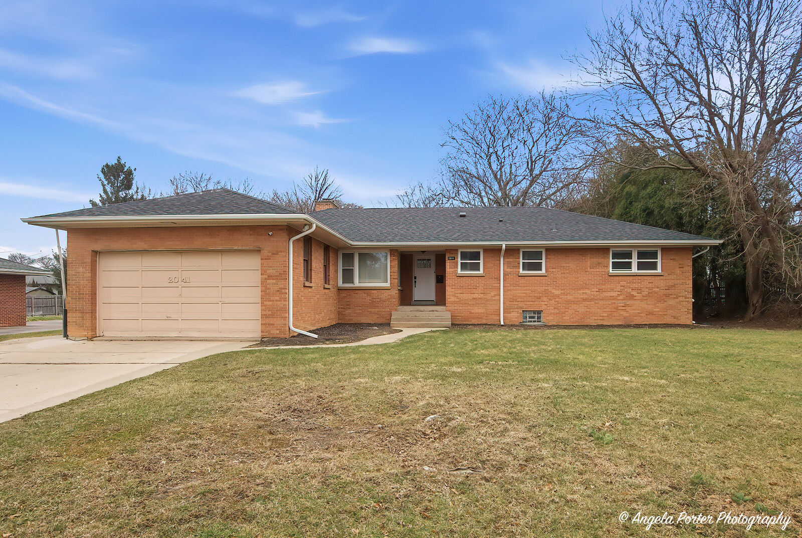 Property Photo:  2041 North Avenue  IL 60087 
