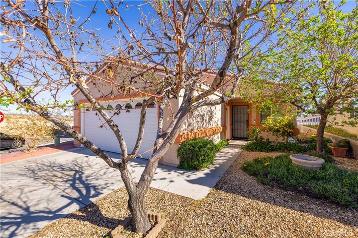 Property Photo:  2300 Panorama Lane  CA 93560 