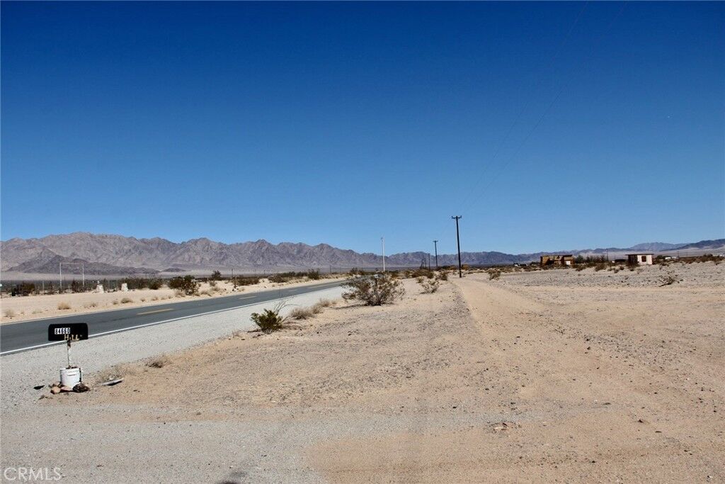 Property Photo:  6281811 Amboy Road  CA 92277 