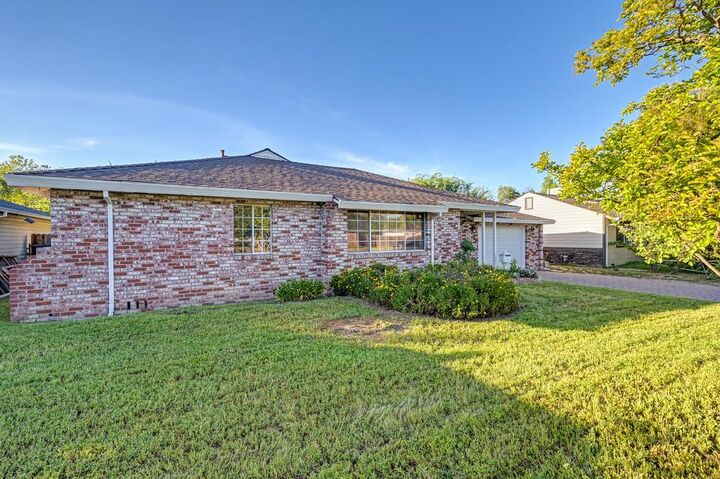 Property Photo: 2633 Granite Way CA 95821