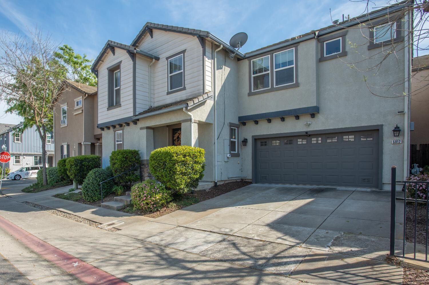 Property Photo:  5012 Wuthering Avenue  CA 95823 