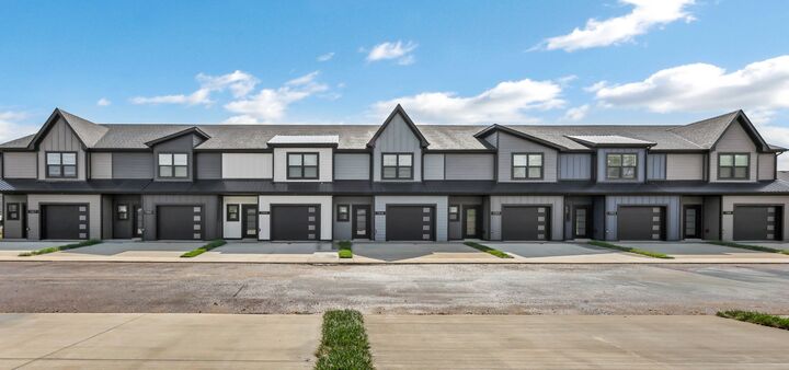 Property Photo:  1303 Jonathan Wade Circle  TN 37043 