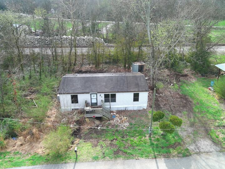 Property Photo: 104 Hinkle Hill St E TN 37020