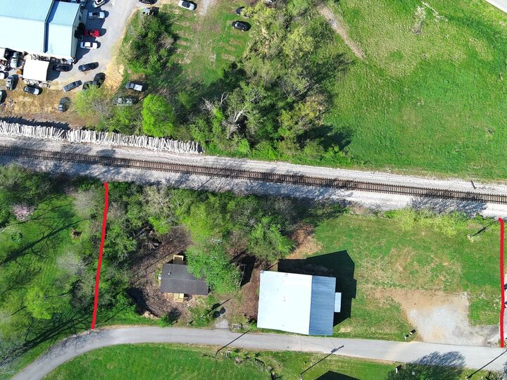 Property Photo:  104 Hinkle Hill St E  TN 37020 