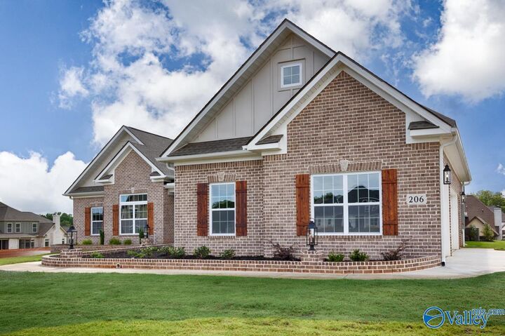 Property Photo: 147 Lanwood Drive AL 35749