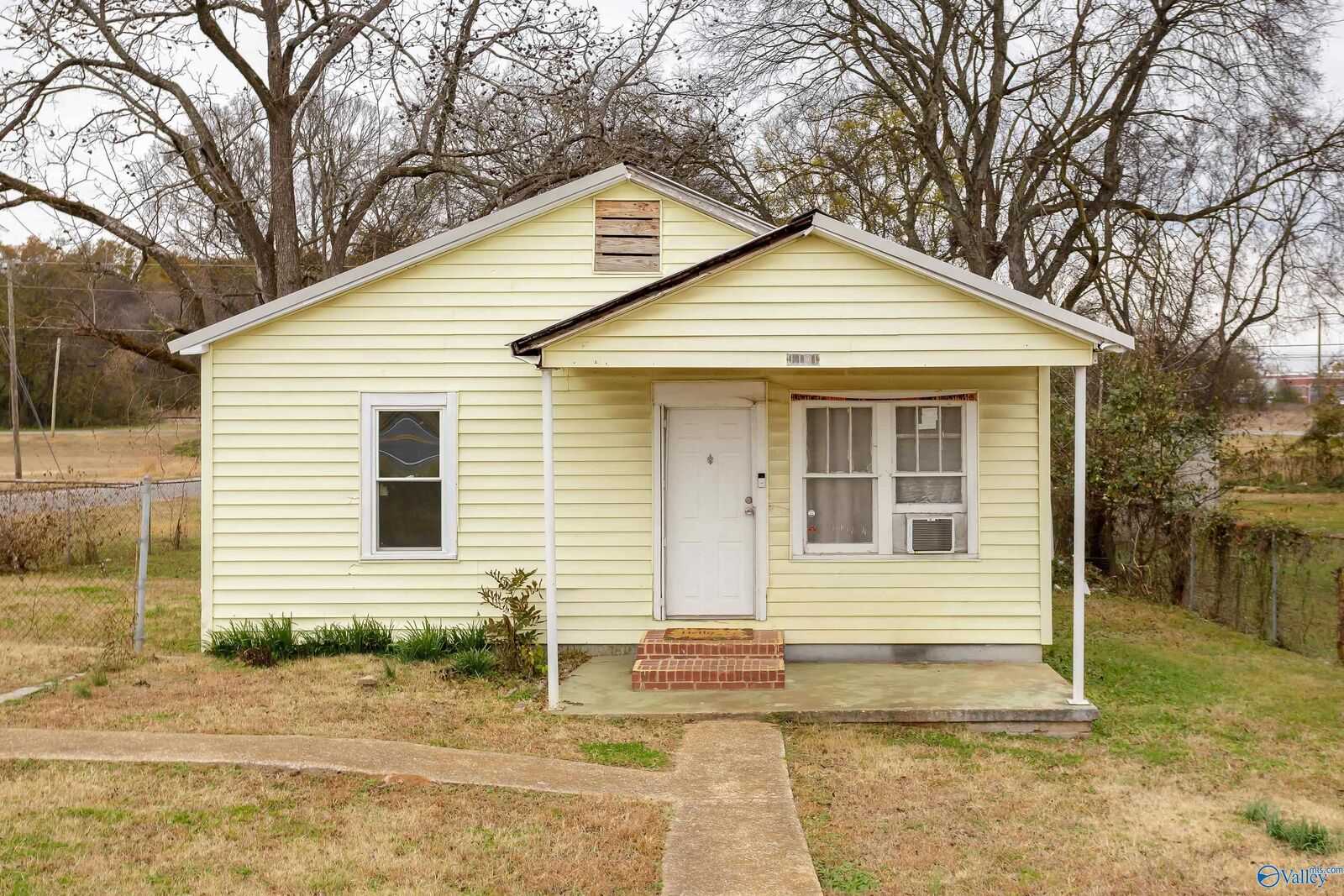 Property Photo:  1101 W Montgomery Avenue  AL 35660 