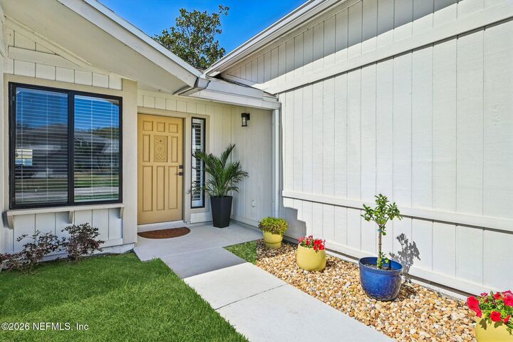 Property Photo:  2184 Aztec Drive W  FL 32246 