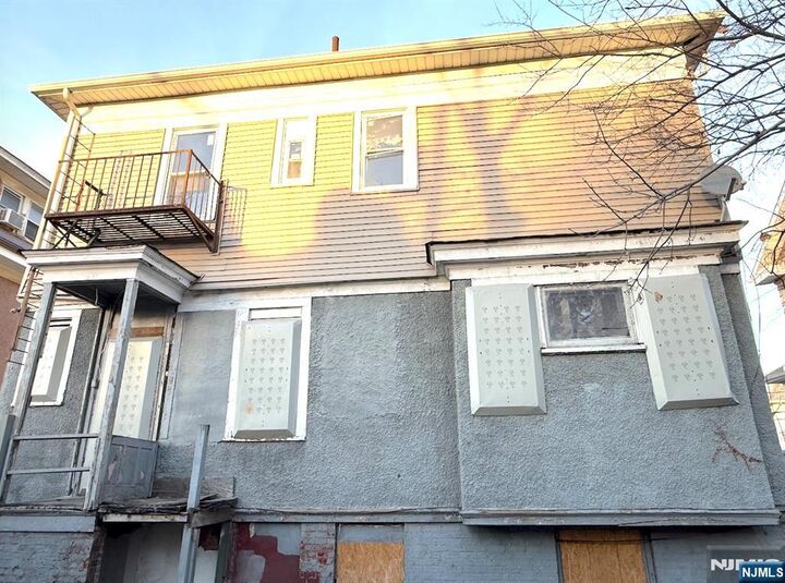 Property Photo:  66 Scheerer  NJ 07112 