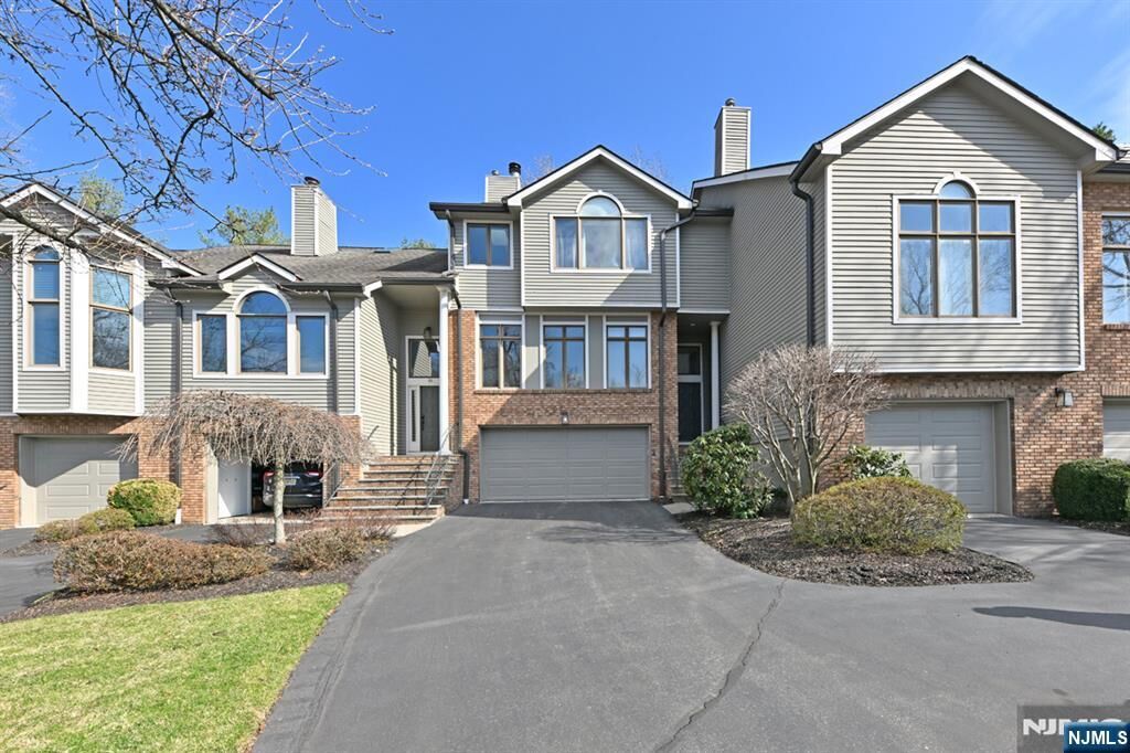 Property Photo:  64 Lakeview Drive  NJ 07675 