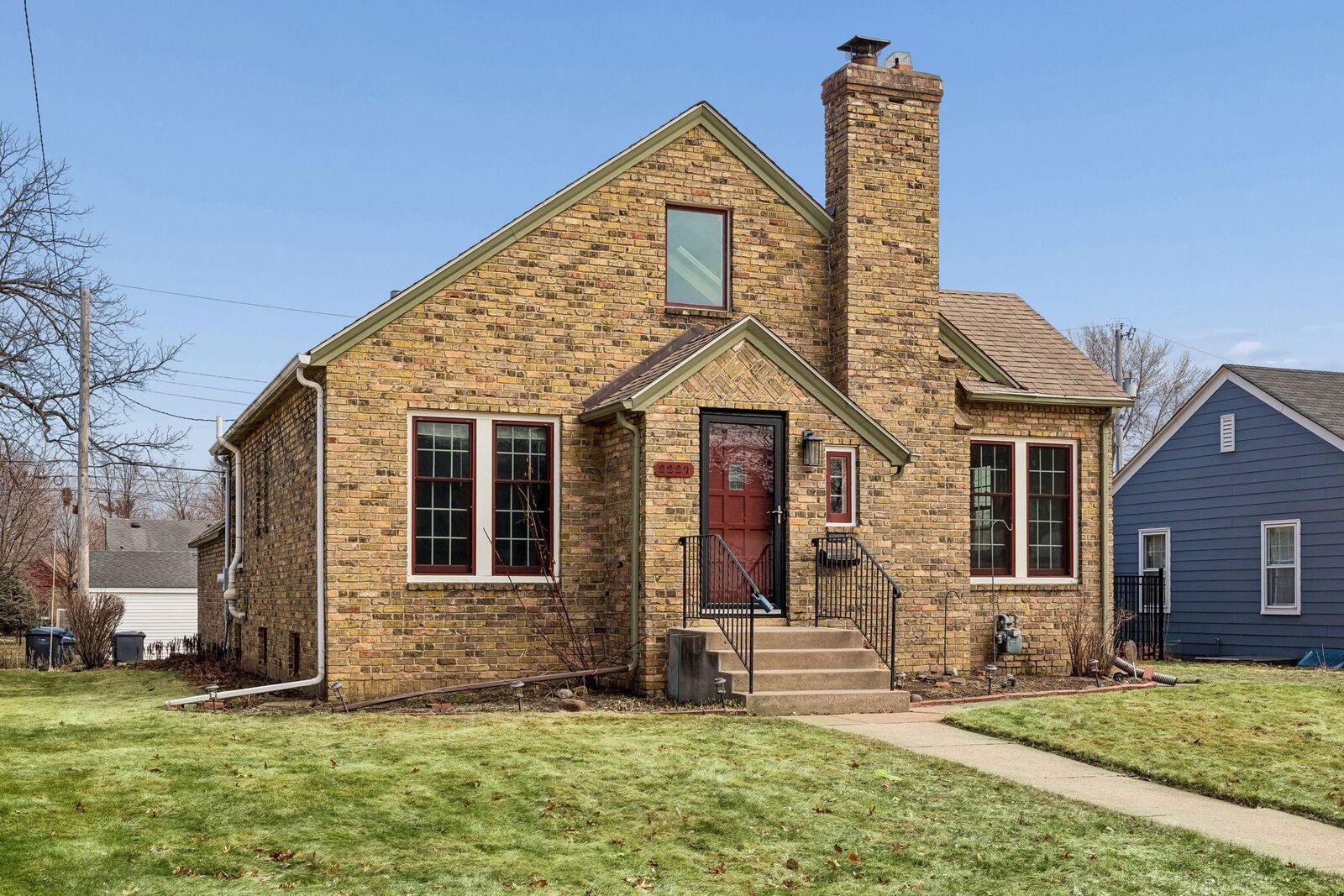 Property Photo:  2227 Roosevelt Street NE  MN 55418 