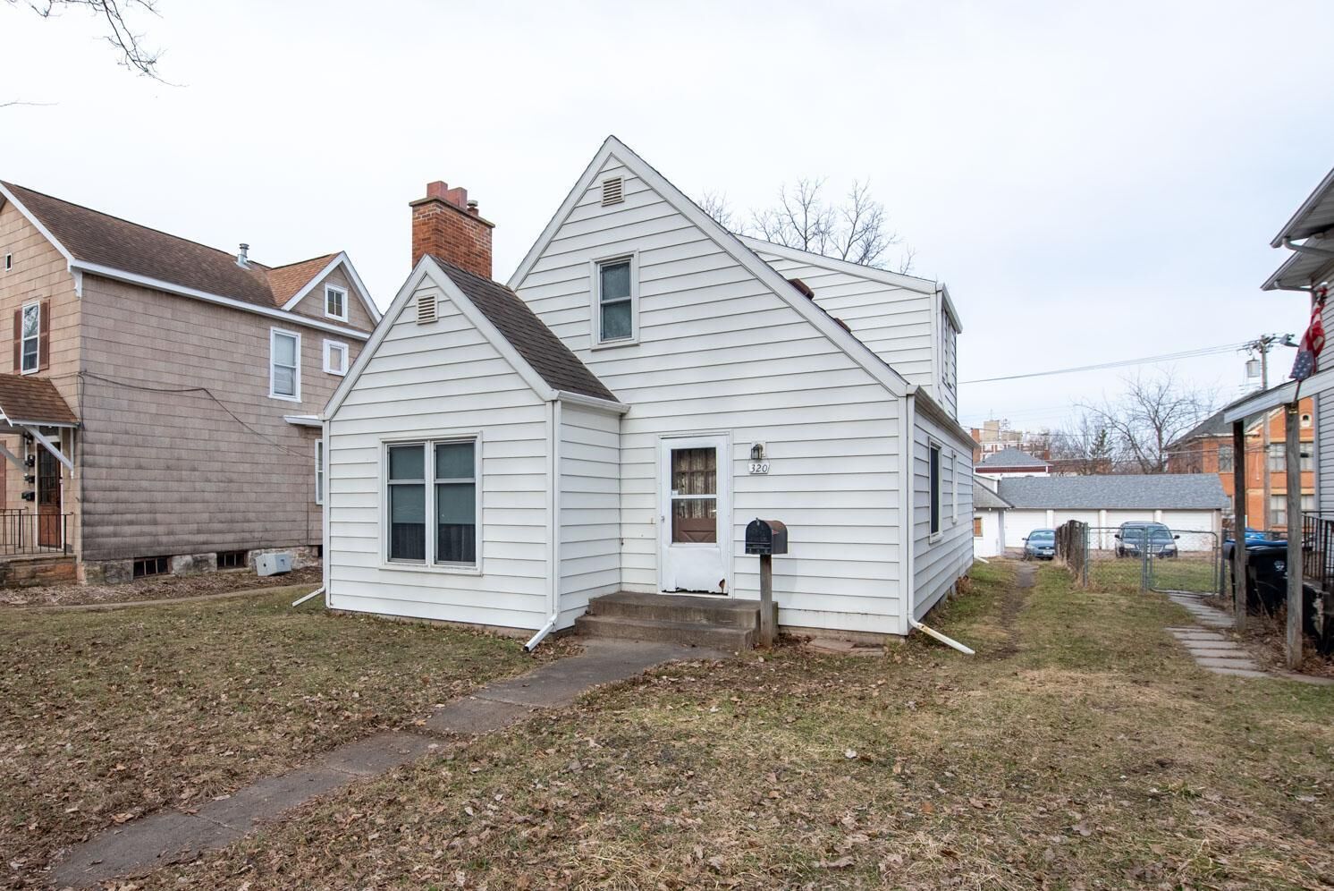 Property Photo:  320 N 4th Street  MN 56001 