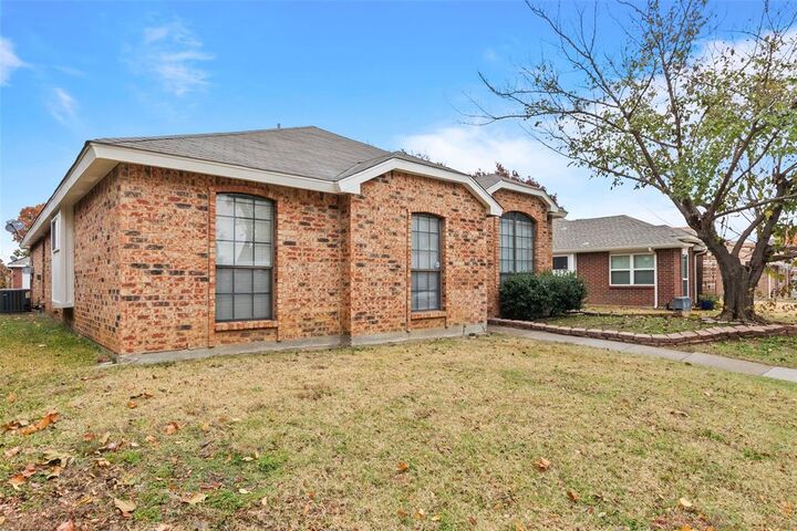 Property Photo: 983 Downey Drive TX 75067