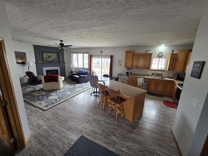 Property Photo:  402 S Pearl St  SD 57025 